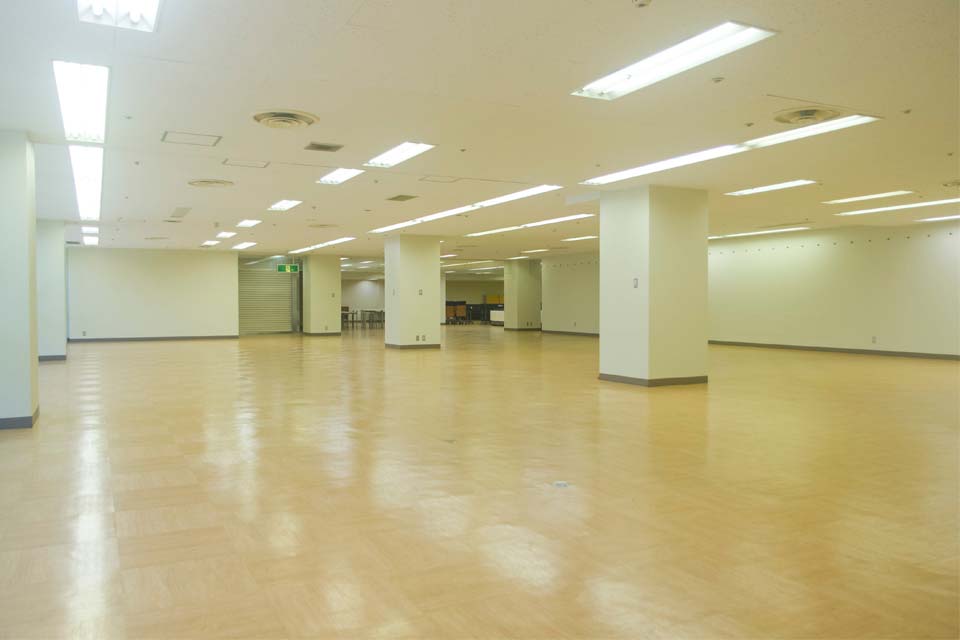 駿優教育会館 イベントスペースの室内画像2