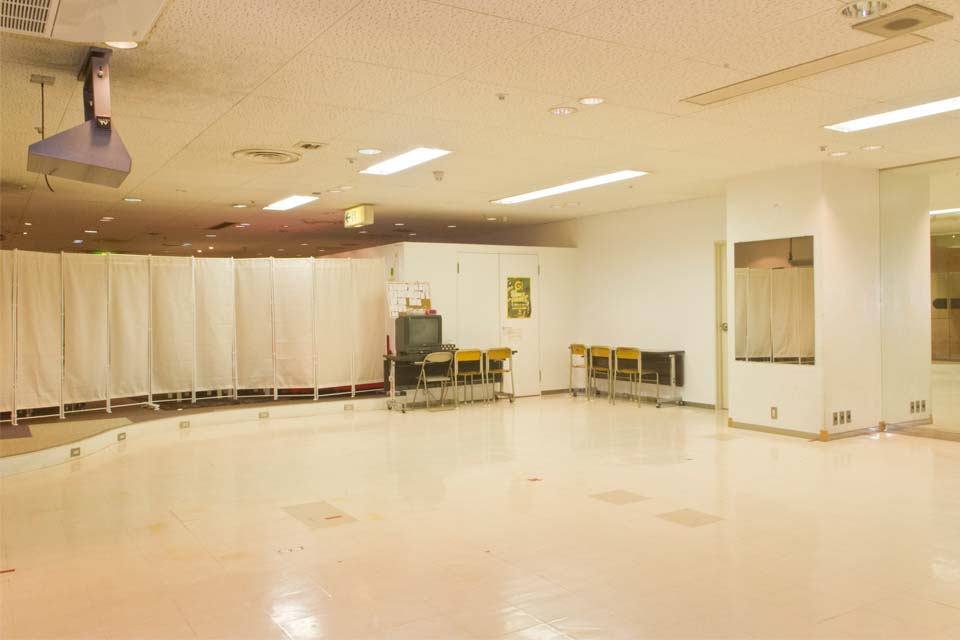 駿優教育会館 レッスンスタジオ２の室内画像4